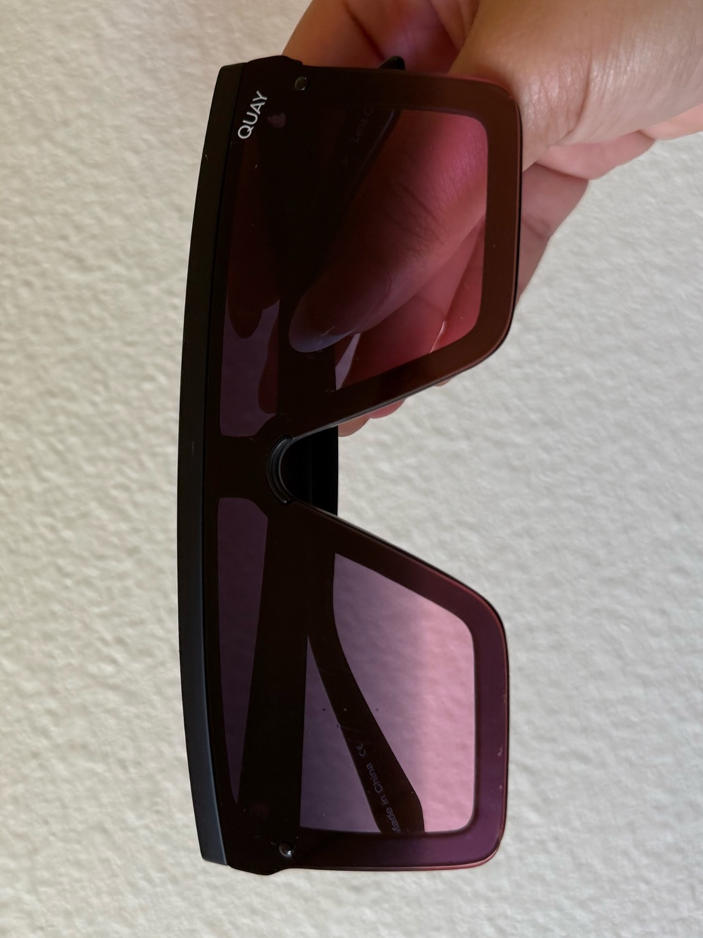 QUAY SUNGLASSES